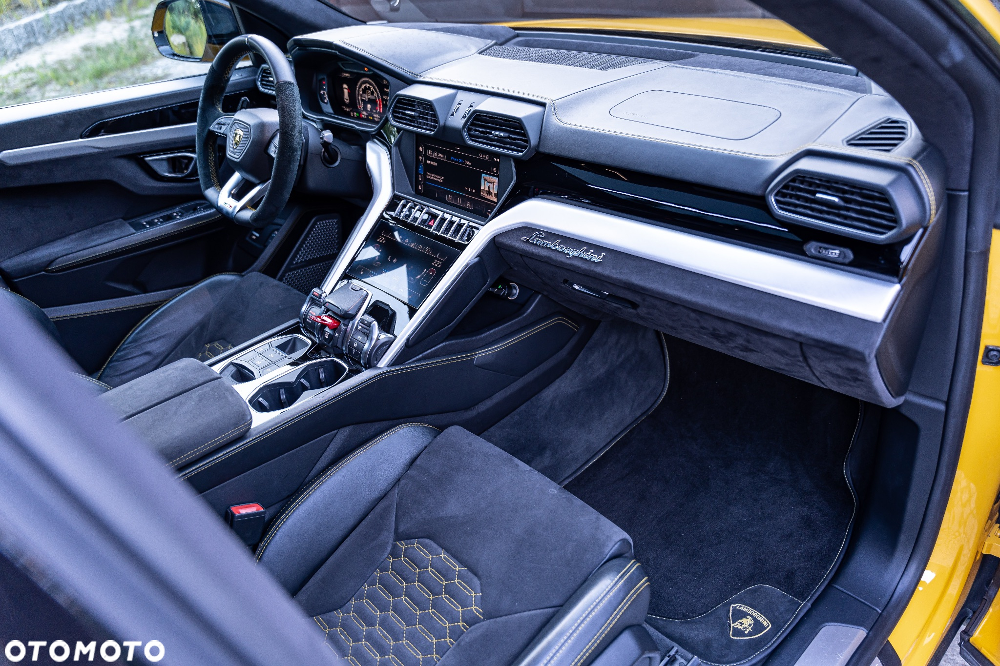 Lamborghini Urus Standard - 24