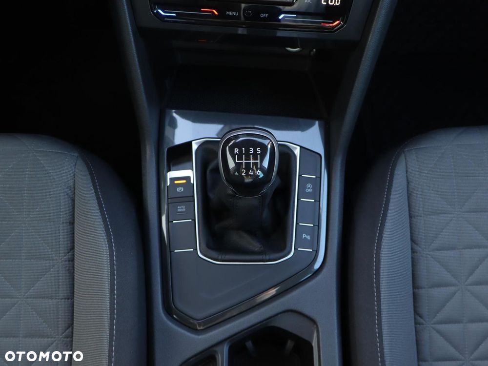 Volkswagen Tiguan - 13
