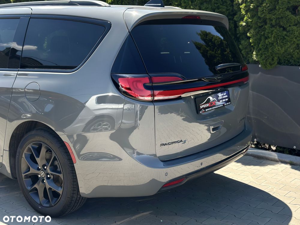 Chrysler Pacifica - 7