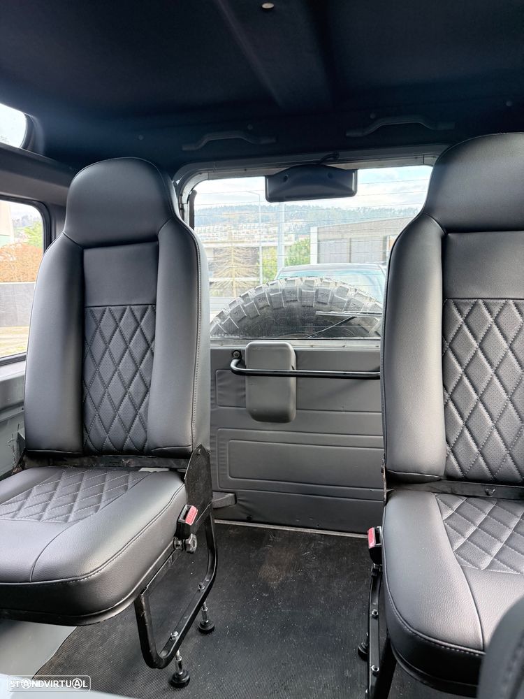 Land Rover Defender 90 2.5 TD5 Metal Top - 9