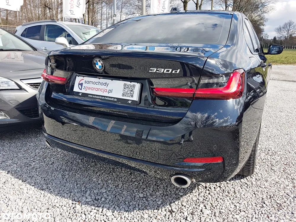 BMW Seria 3 330d xDrive mHEV - 33