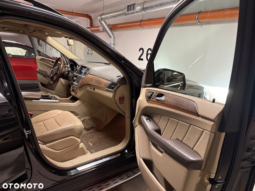 Mercedes-Benz GL - 11