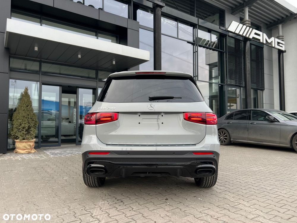 Mercedes-Benz GLB - 18