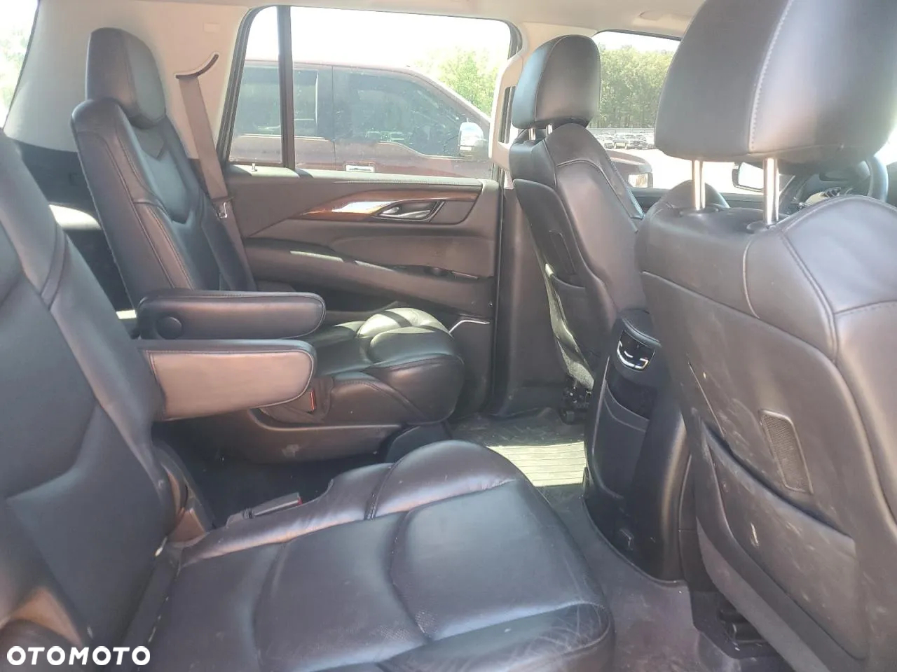 Cadillac Escalade - 10