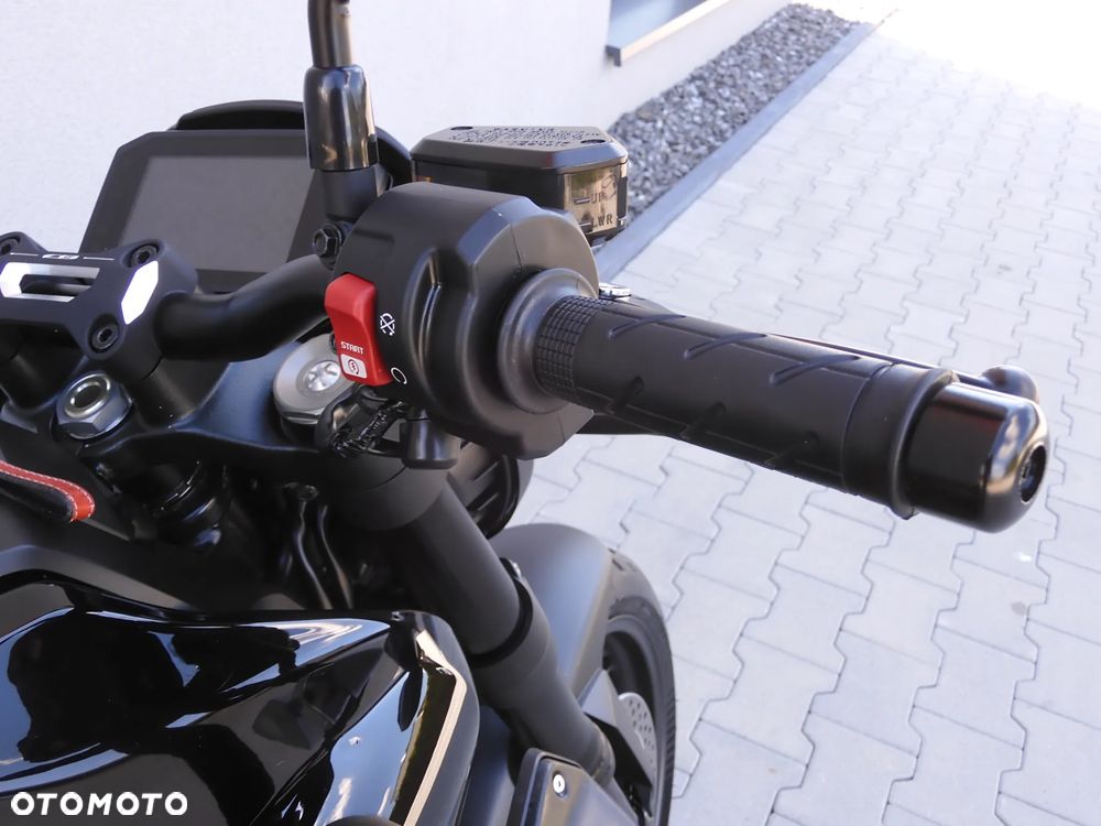 Honda CB - 11