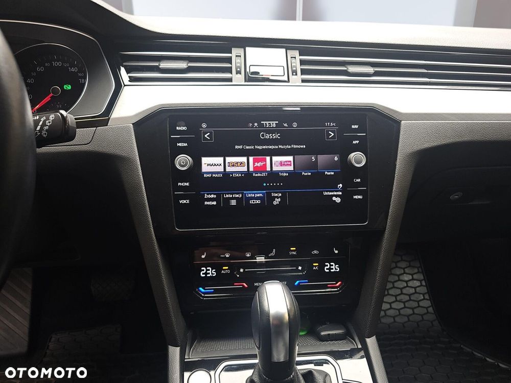 Volkswagen Passat Variant 1.5 TSI EVO Business DSG - 18