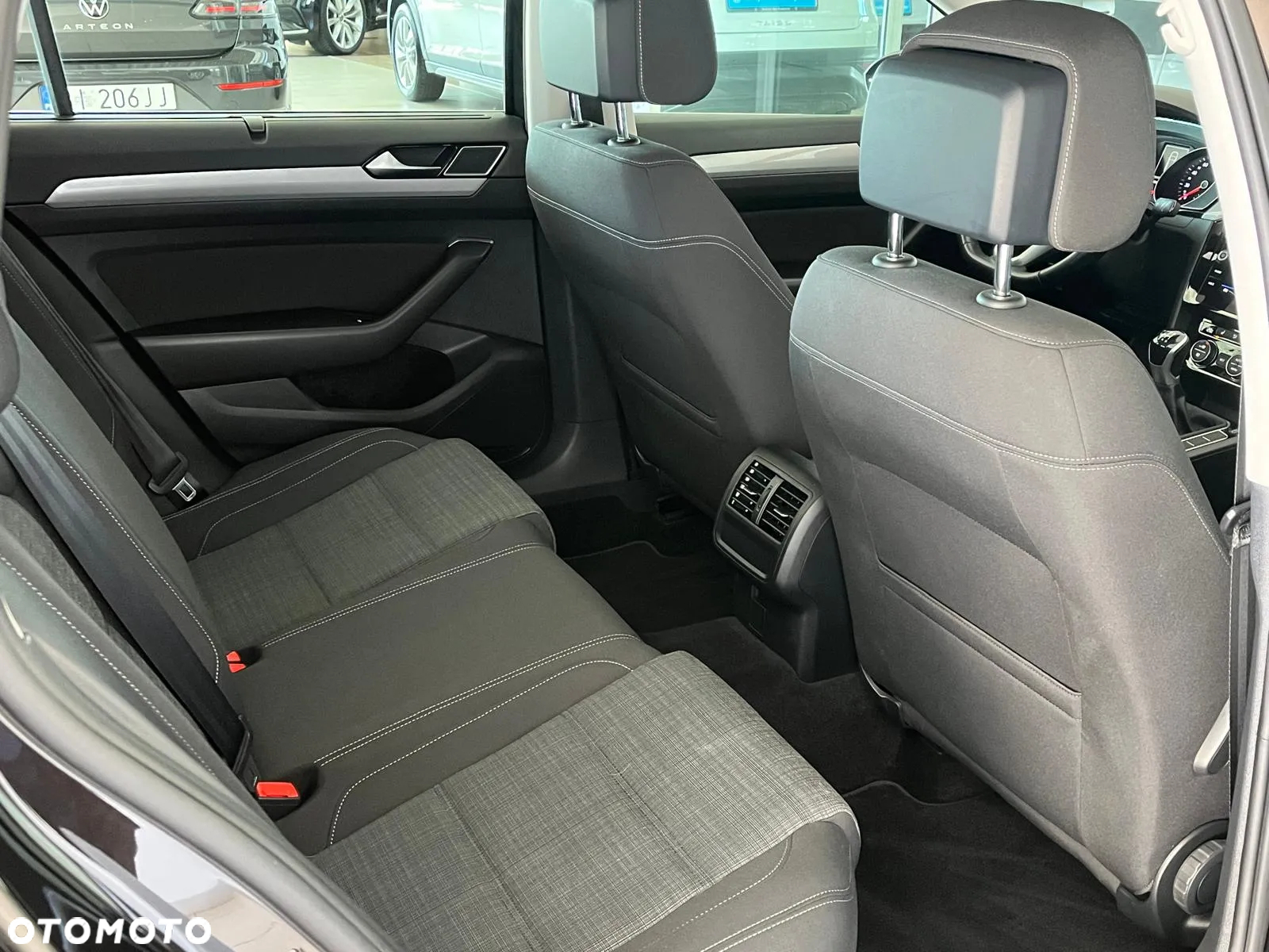 Volkswagen Passat 2.0 TDI EVO Business - 34