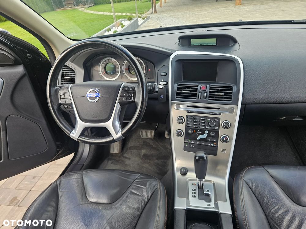 Volvo XC 60 2.4D AWD RDesign - 7