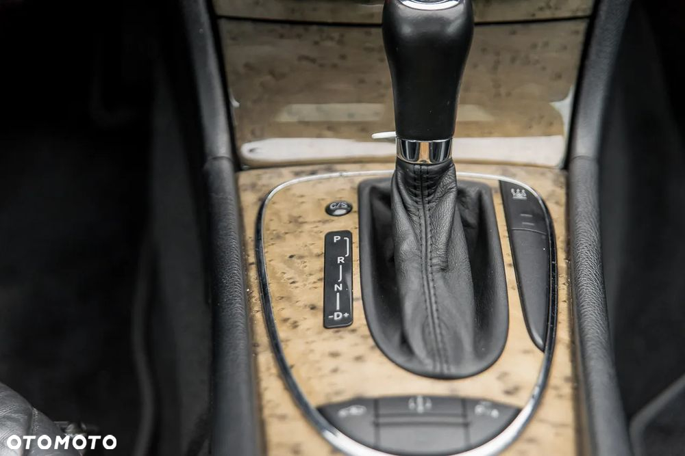 Mercedes-Benz Klasa E 350 4-Matic Avantgarde - 25