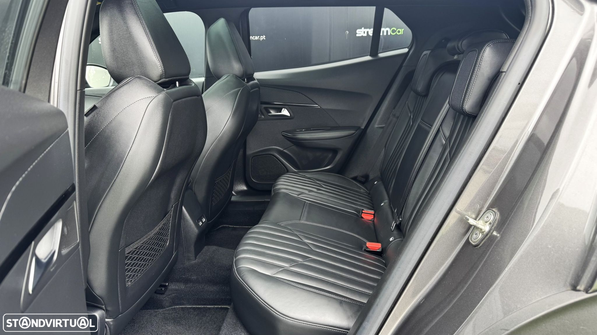 Peugeot 2008 1.5 BlueHDi GT Pack EAT8 - 29