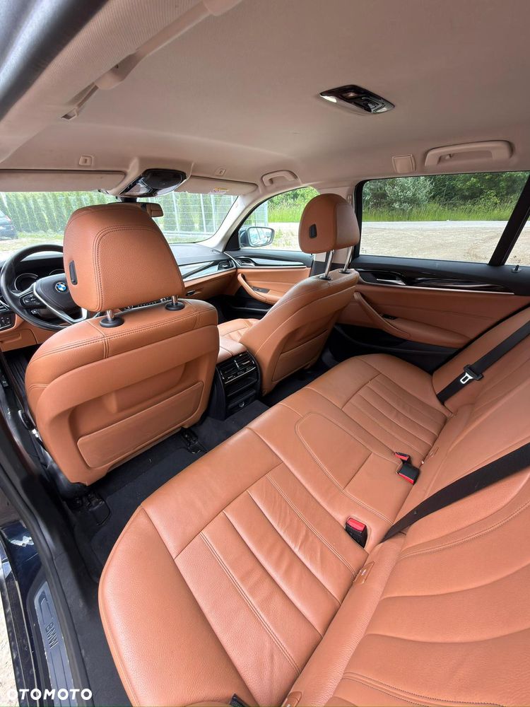 BMW Seria 5 520d xDrive - 10