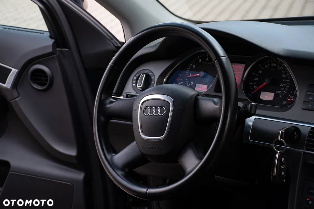 Audi A6 Limousine 2.4 - 24