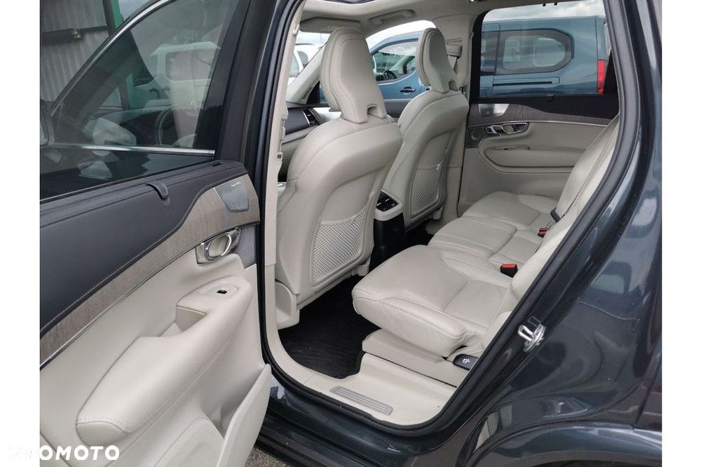 Volvo XC 90 - 6