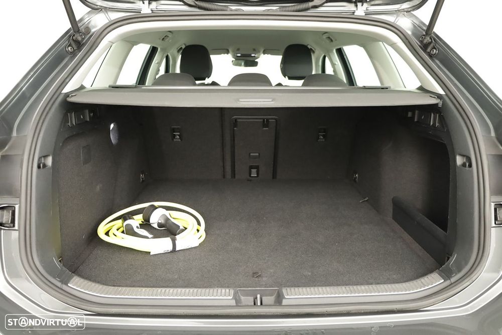 VW Passat Variant 1.5 TSI eHybrid DSG - 23