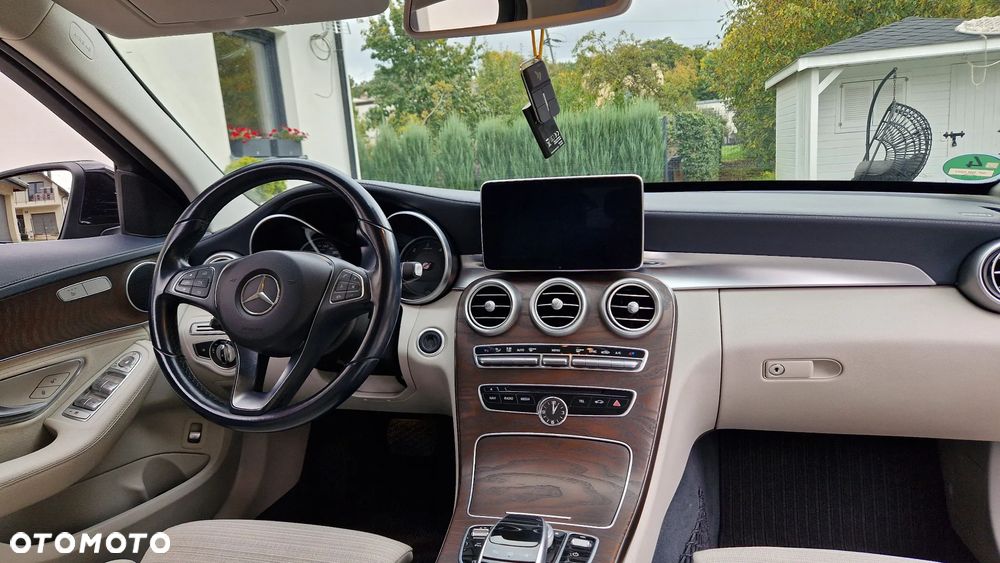 Mercedes-Benz Klasa C 220 (BlueTEC) d T 7G-TRONIC AMG Line - 26