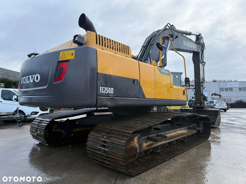 Volvo EC250DL - 16