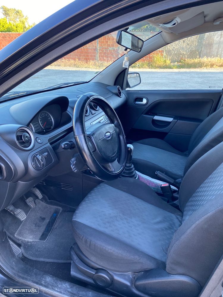 Ford Fiesta - 7