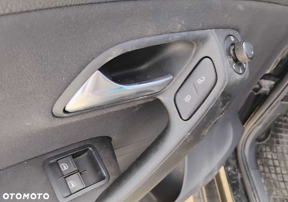 Volkswagen Polo - 12