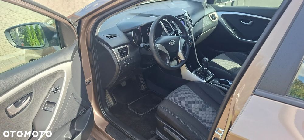 Hyundai i30 1.4 CRDi Trend - 31