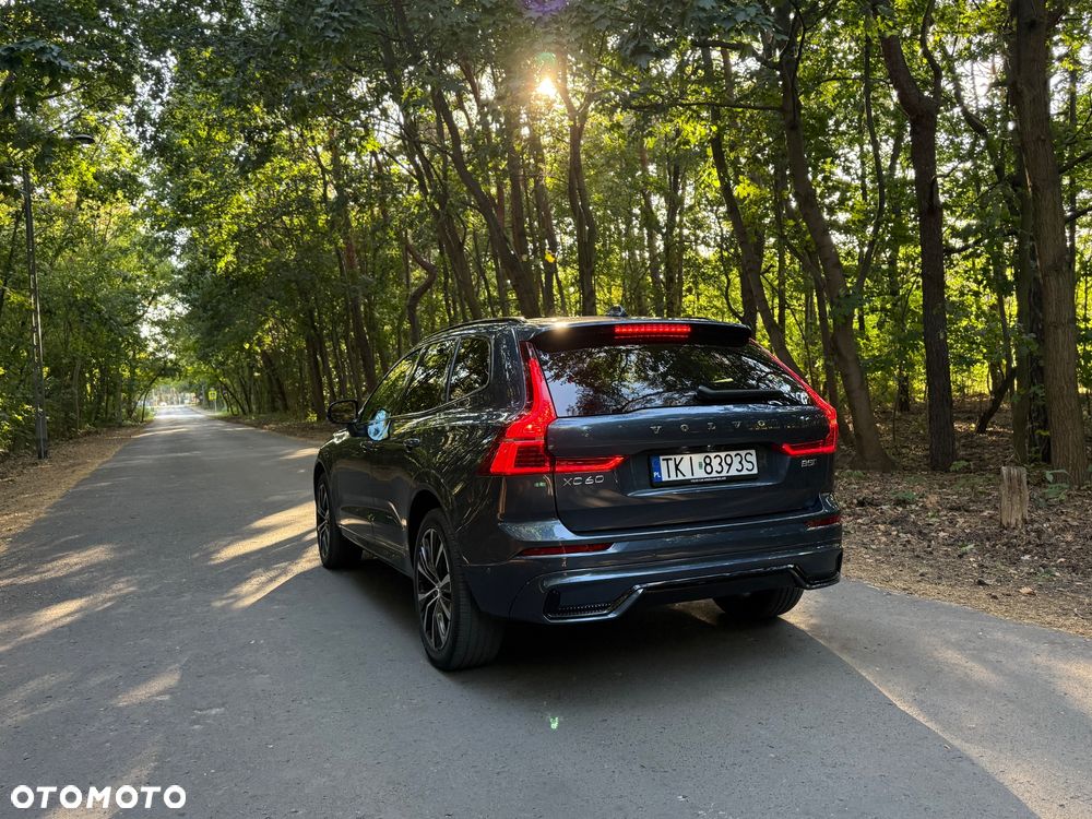 Volvo XC 60 B5 B AWD Plus Dark - 19
