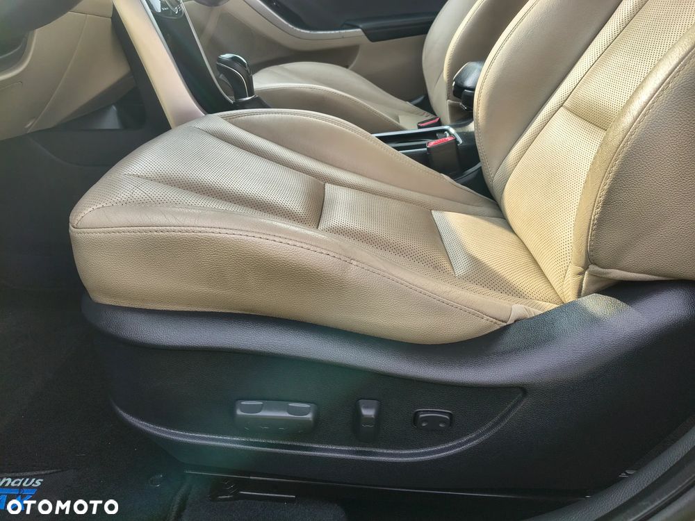 Hyundai i30 ver-1-6-crdi-select - 14