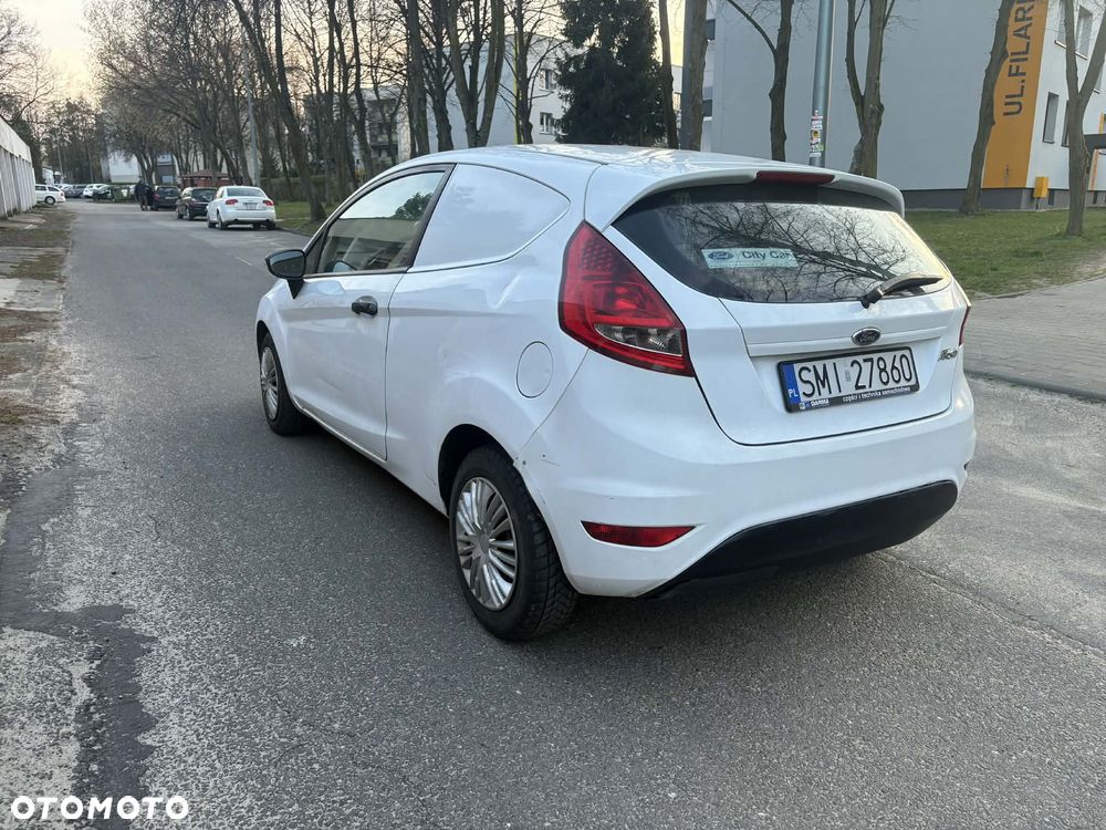Ford Fiesta 1.4 TDCi Ambiente - 8