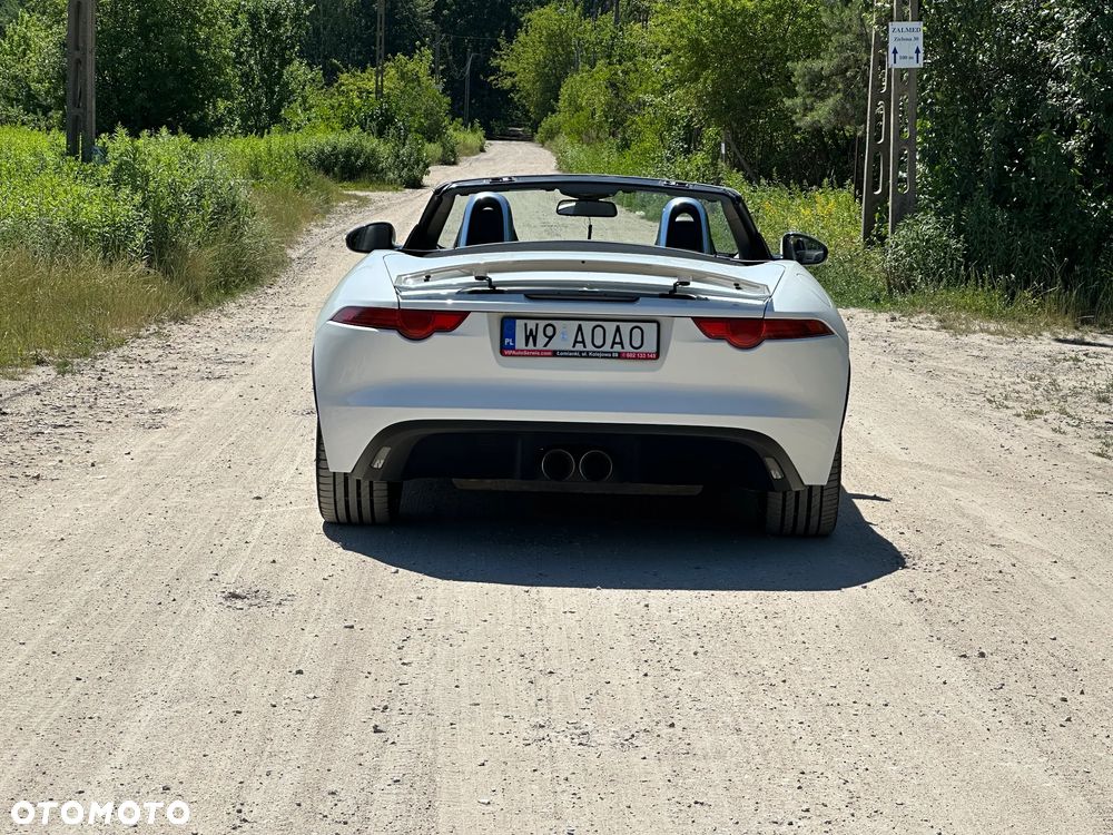 Jaguar F-Type R-Dynamic - 8