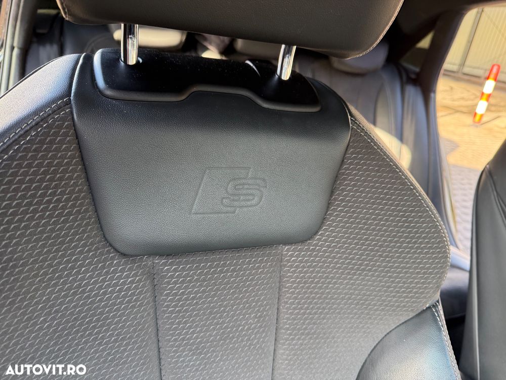 Audi A4 2.0 TDI quattro S tronic Sport - 12