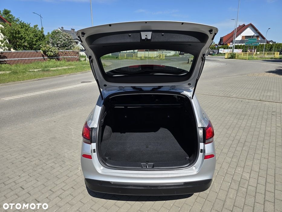Hyundai i30 1.6 D Premium - 33
