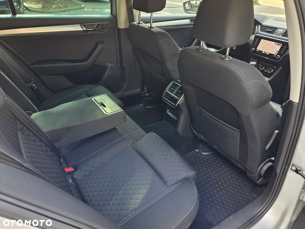 Skoda Superb 2.0 TDI SCR Ambition DSG - 22