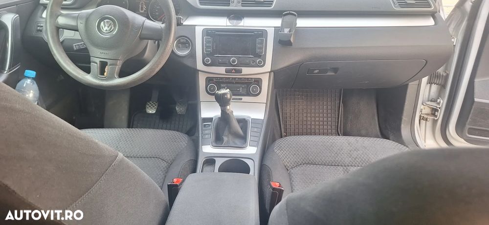 Volkswagen Passat 2.0 TDI BlueMotion Technology Comfortline - 2