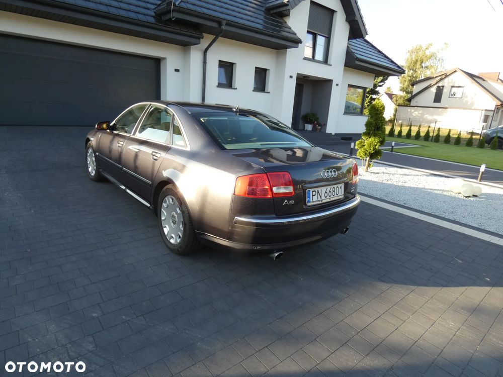 Audi A8 - 8