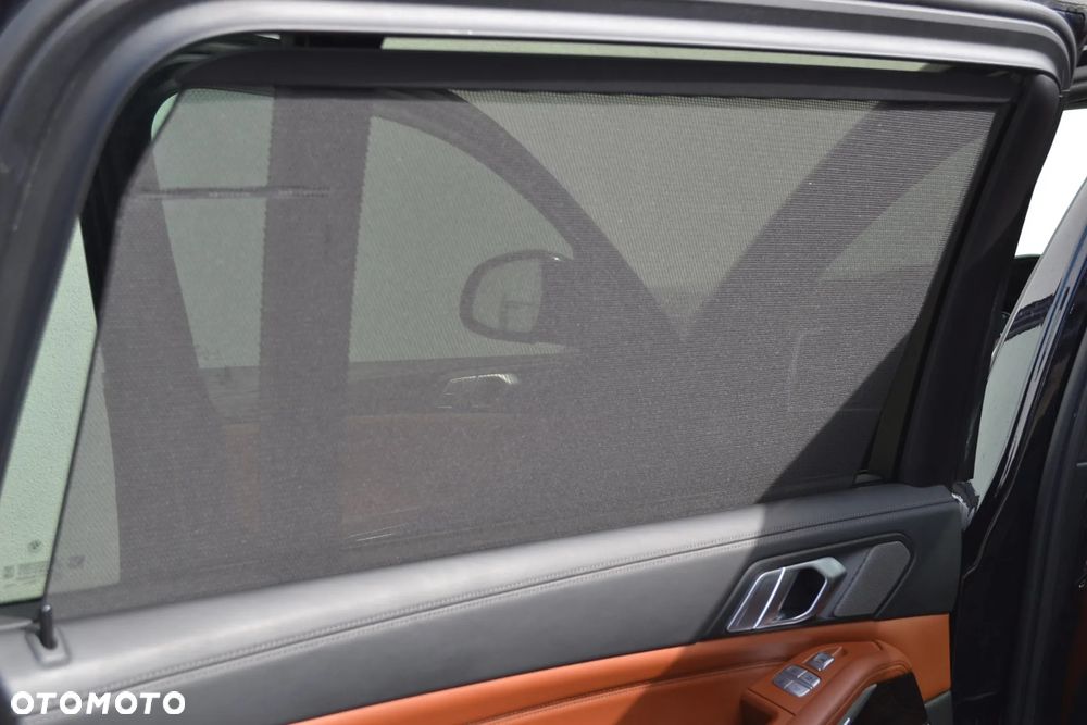 BMW X7 M50i sport - 22