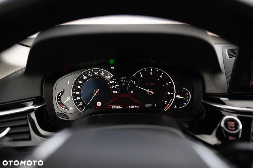 BMW Seria 5 530i xDrive Luxury Line - 14