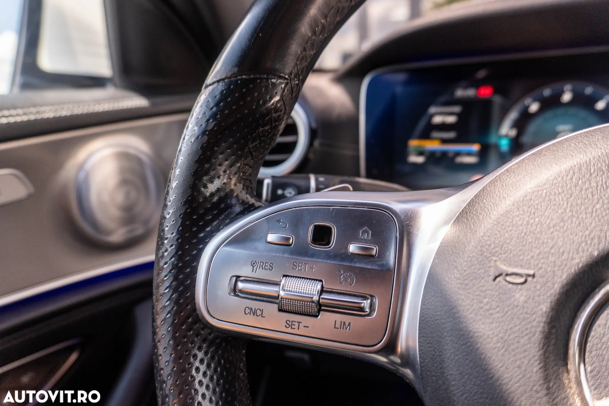 Mercedes-Benz E 300 d Aut. - 24