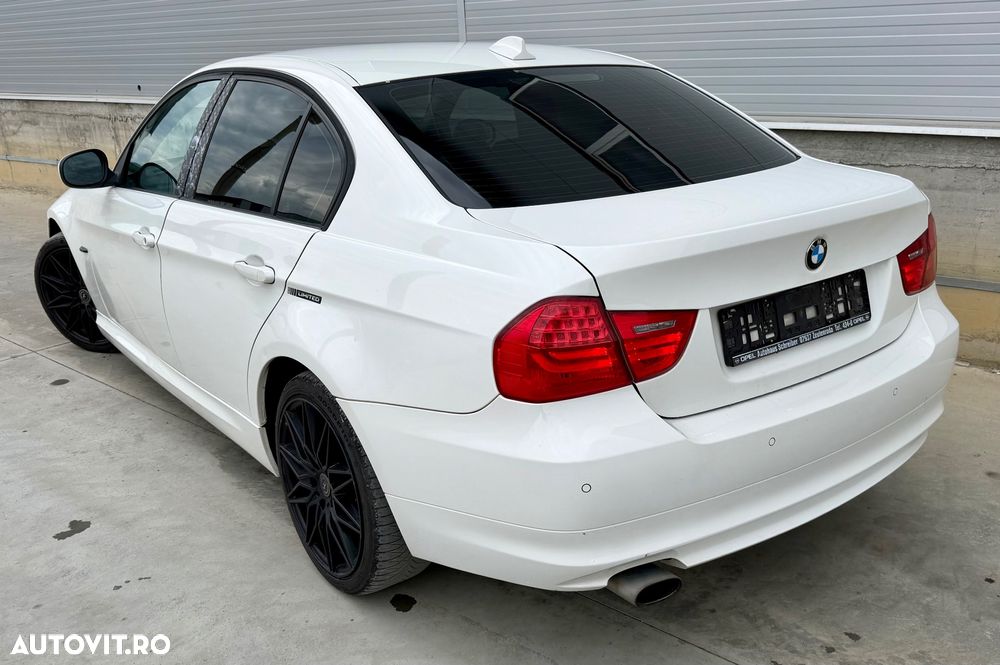 BMW Seria 3 320d DPF Aut. - 3