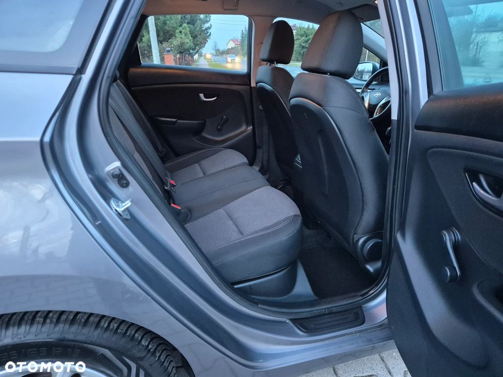 Hyundai i30 1.6 CRDi Fifa World Cup Edition - 11