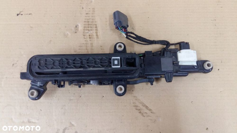 Klamka PRAWA Przód Range Rover L560 J8A226601AC - 1