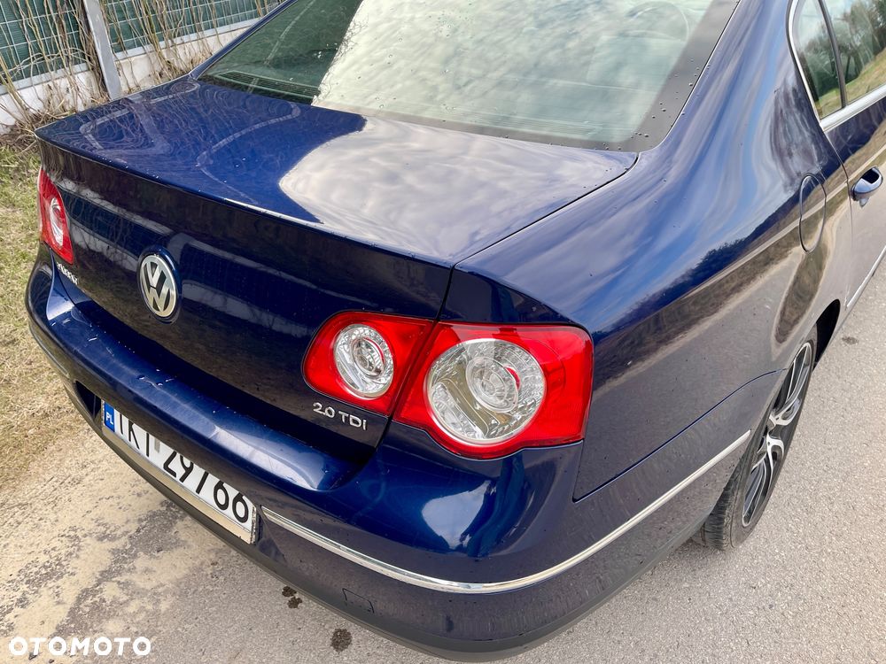 Volkswagen Passat 2.0 TDI Comfortline - 23