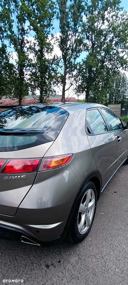 Honda Civic 1.8 Comfort - 19