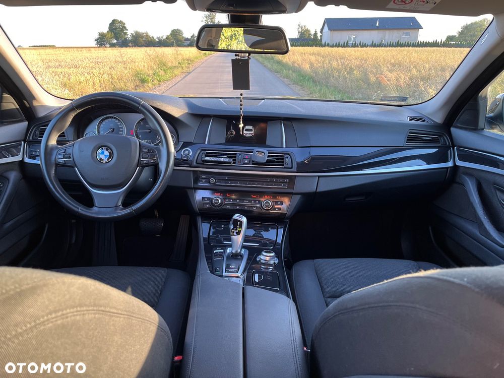 BMW Seria 5 518d Sport - 23