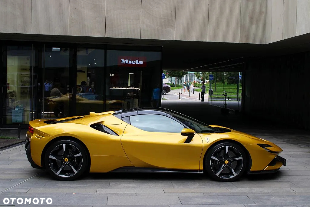 Ferrari SF90 Spider - 6