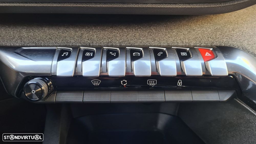 Peugeot 5008 1.5 BlueHDi Allure EAT8 - 33