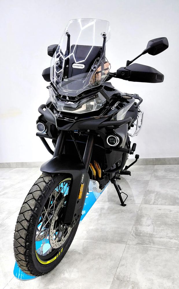 CFMoto MT - 4