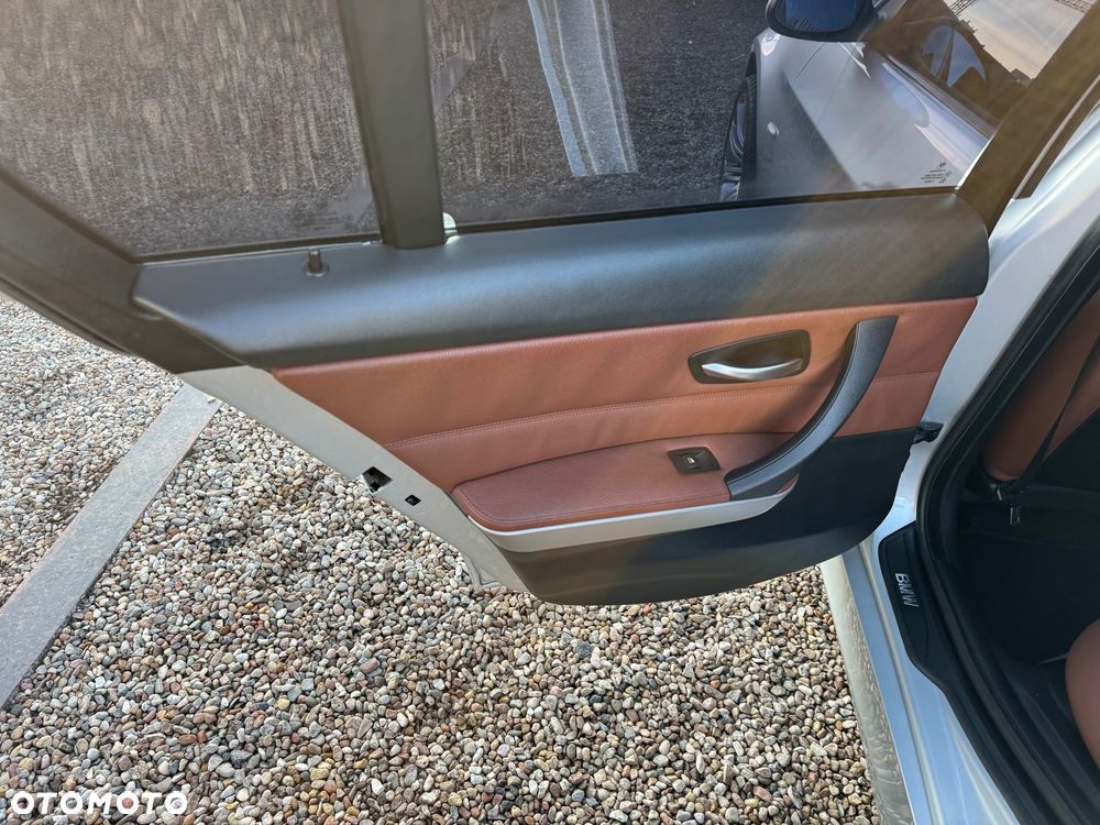 BMW Seria 3 318i Edition Exclusive - 14