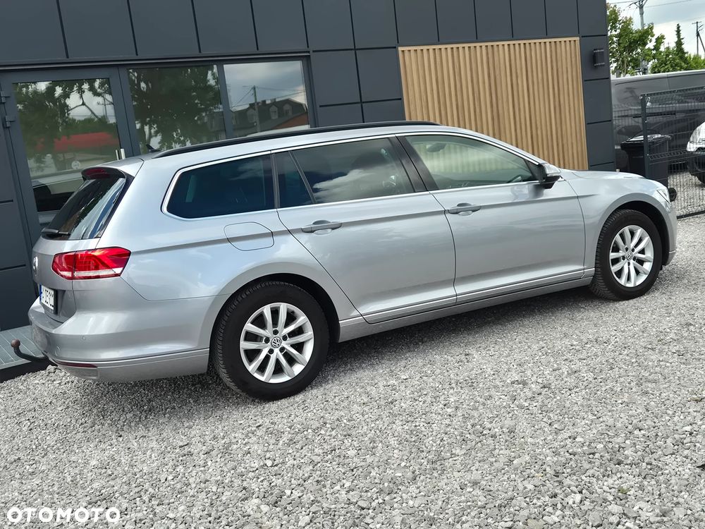 Volkswagen Passat - 11