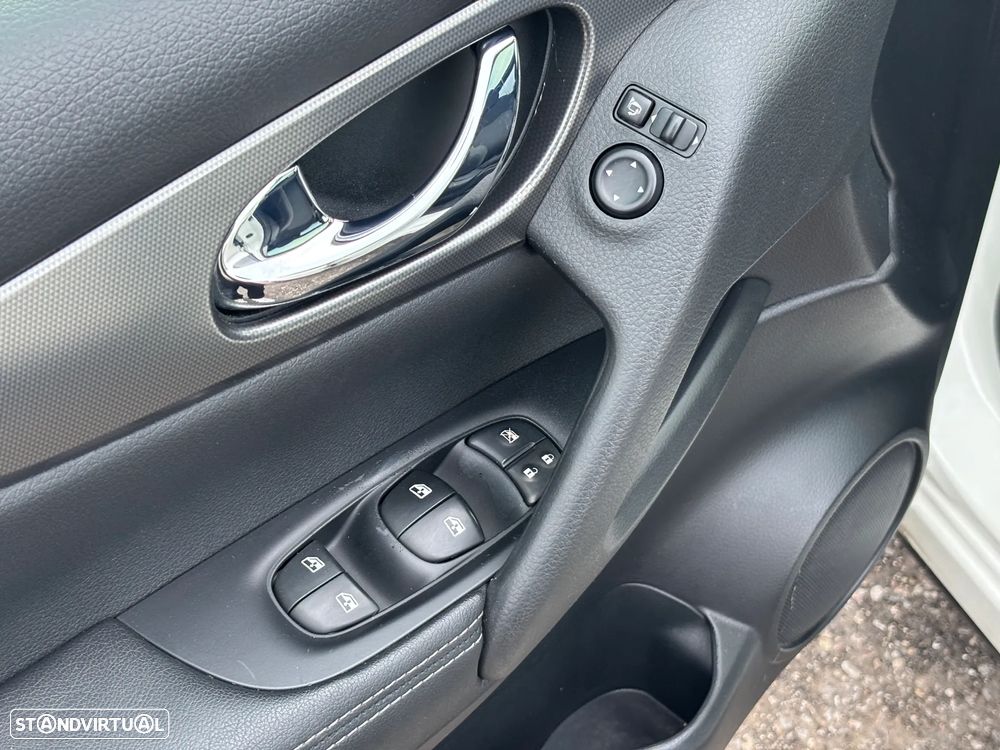 Nissan Qashqai 1.5 dCi N-Connecta Led - 12