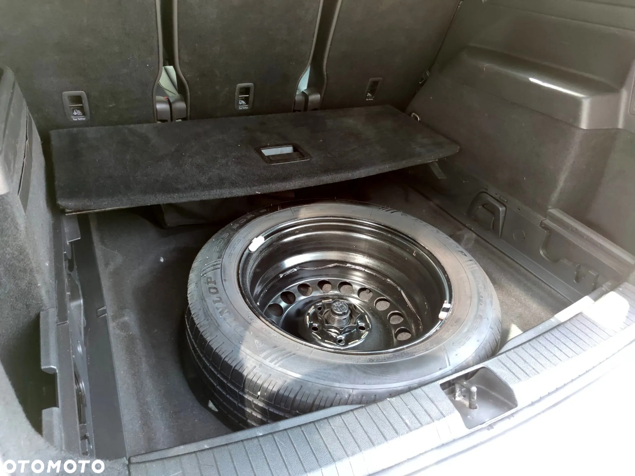 Volkswagen Touran - 14