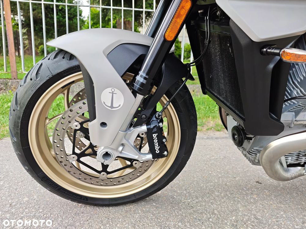 Moto Guzzi V100 Mandello - 6