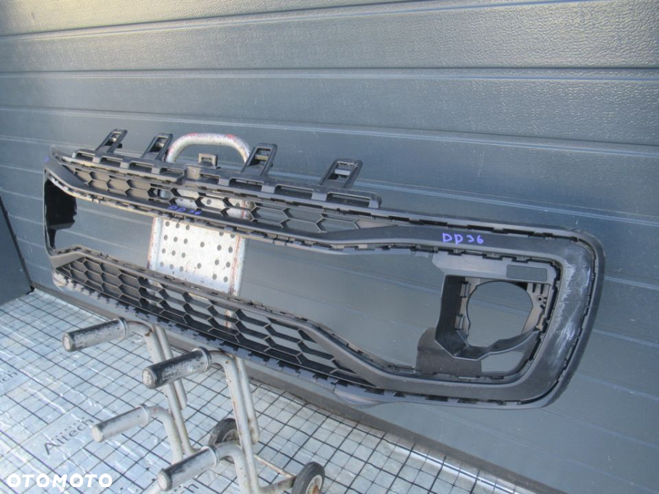 KRATKA PRZEDNIA ZDERZAKA VW VOLKSWAGEN UP! GTI LIFT 2016- - 5